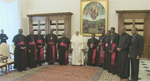 Paus Franciscus spreekt de bisschoppen van Benin