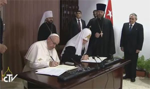Paus Franciscus en patriarch Kirill ondertekenen de verklaring