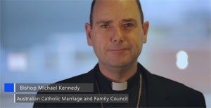 Video van Mgr. Kennedy voor een maand van gebed