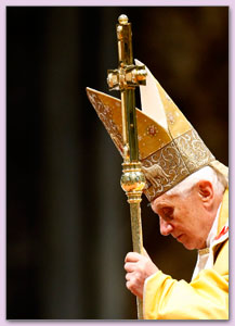 Paus Benedictus XVI tijdens de vigilie voor het ontwakend leven 27 november 2010 (foto: AP)