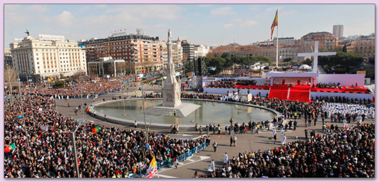 Tienduizenden gezinnen bijeen in Madrid (foto: AP)