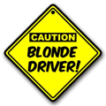 Pas op voor de blonde chauffeuse