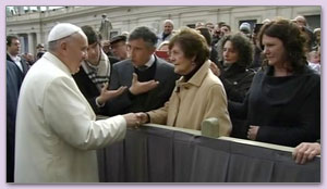Philomena ontmoet paus Franciscus
