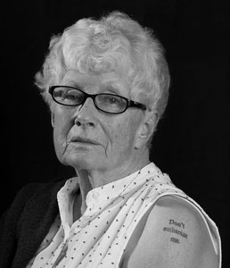 81-jarige Canadese oma laat tatoeage zetten: Don't euthanize me